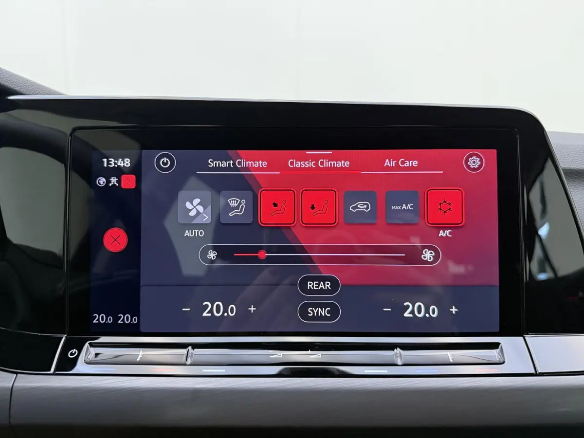 1.4 eHybrid Style | Apple Carplay / Android Auto | Ergo Comfort Stoelen | Lichtmetalen Velgen | Sfeerverlichting |