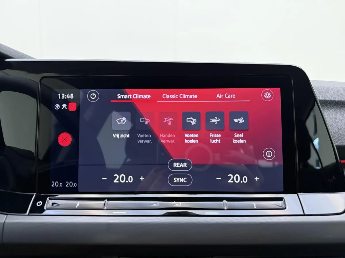 1.4 eHybrid Style | Apple Carplay / Android Auto | Ergo Comfort Stoelen | Lichtmetalen Velgen | Sfeerverlichting |