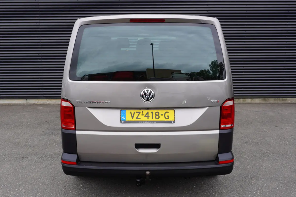 150pk Euro6 Automaat L2H1 Dubbele cabine 5 persoons Navigatie Trekhaak Airco Schuifdak