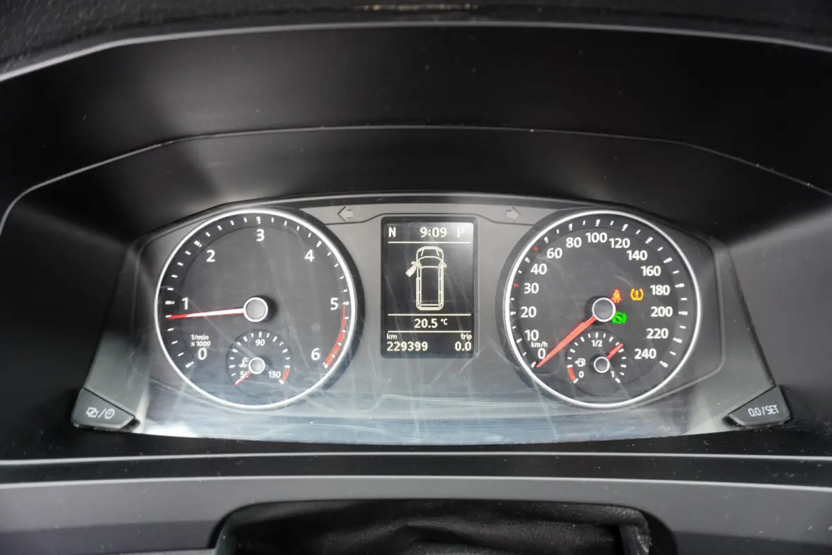 150pk Euro6 Automaat L2H1 Dubbele cabine 5 persoons Navigatie Trekhaak Airco Schuifdak