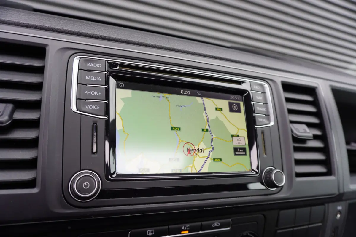 150pk Euro6 Automaat L2H1 Dubbele cabine 5 persoons Navigatie Trekhaak Airco Schuifdak