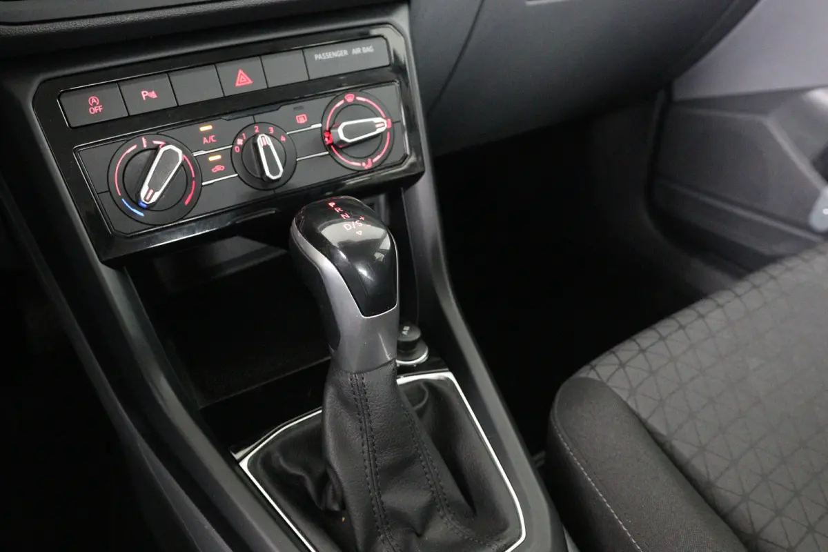 1.0 TSI Life | Automaat! | Navigatie | Cruise Adaptive  | Airco | Parkeersensoren V+A | DAB | BLIS | Lichtmetalen Velgen