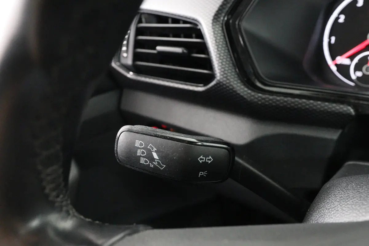 1.0 TSI Life | Automaat! | Navigatie | Cruise Adaptive  | Airco | Parkeersensoren V+A | DAB | BLIS | Lichtmetalen Velgen