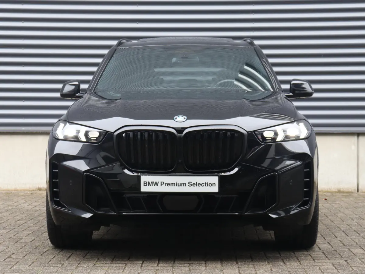 xDrive50e | M Sportpakket Pro | Panodak | Head-Up | Massage | Sky Lounge | Driving Assistant Prof. | Harman Kardon | Stoelventilatie | Soft Close | Parking Assistant Prof. | SOH 100% | 21'' 