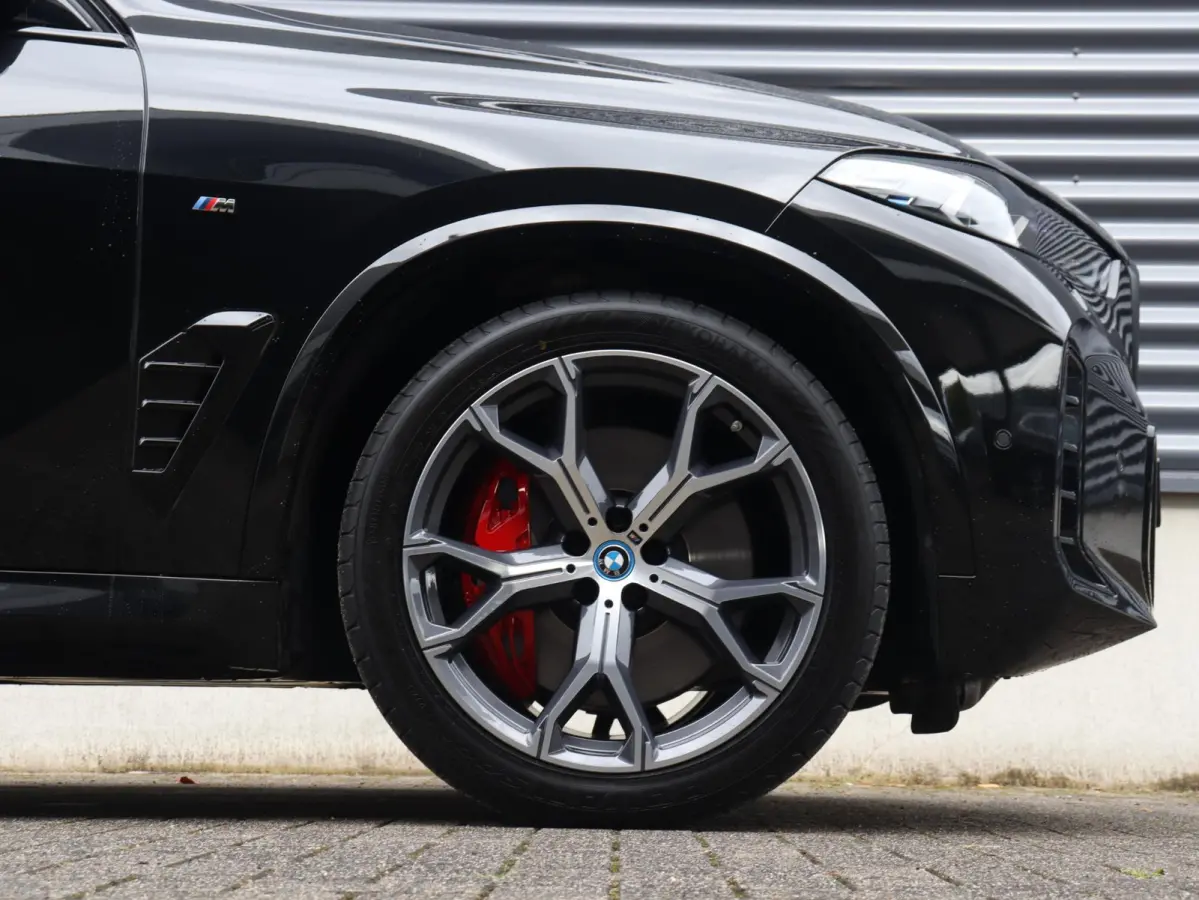 xDrive50e | M Sportpakket Pro | Panodak | Head-Up | Massage | Sky Lounge | Driving Assistant Prof. | Harman Kardon | Stoelventilatie | Soft Close | Parking Assistant Prof. | SOH 100% | 21'' 