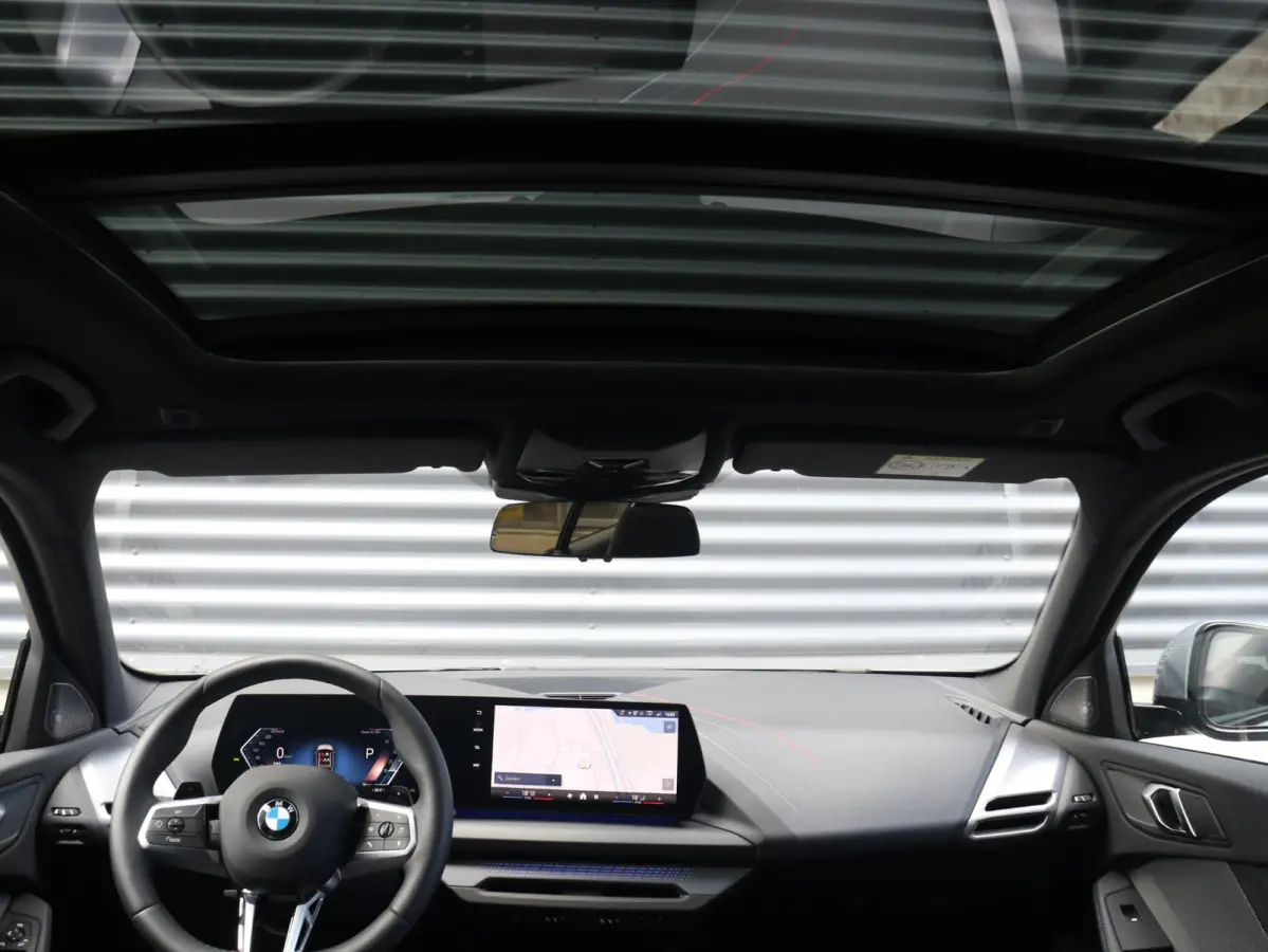 5-deurs 120 | M Sportpakket Pro | Premium Pack | Panodak | Harman Kardon | Getint Glas | Comfort Access | Elektr. Achterklep | 19'' LMV