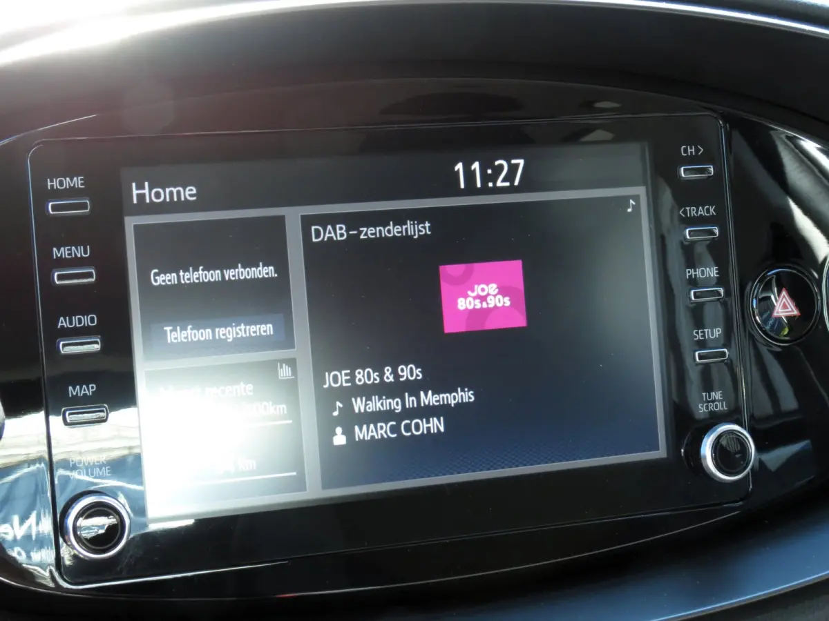1.0 VVT-i First AUTOMAAT | CAMERA | STOELVERWARMING | APPLE CARPLAY | KEYLESS ENTRY | CLIMA | DEALER ONDERHOUDEN |