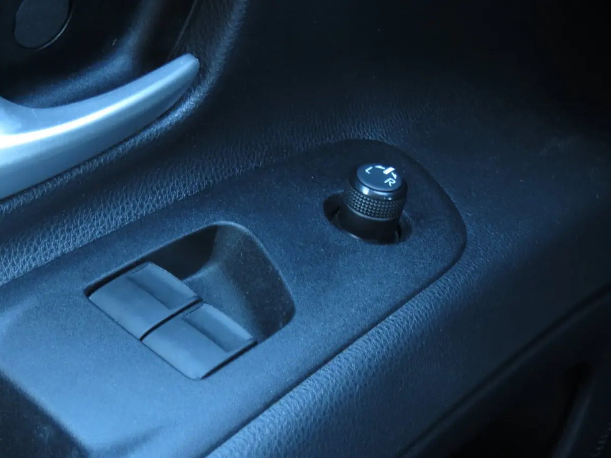 1.0 VVT-i First AUTOMAAT | CAMERA | STOELVERWARMING | APPLE CARPLAY | KEYLESS ENTRY | CLIMA | DEALER ONDERHOUDEN |
