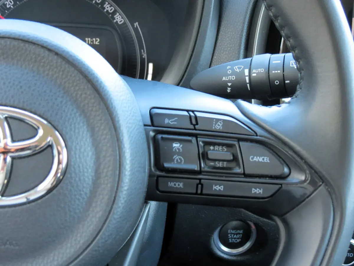 1.0 VVT-i First AUTOMAAT | CAMERA | STOELVERWARMING | APPLE CARPLAY | KEYLESS ENTRY | CLIMA | DEALER ONDERHOUDEN |