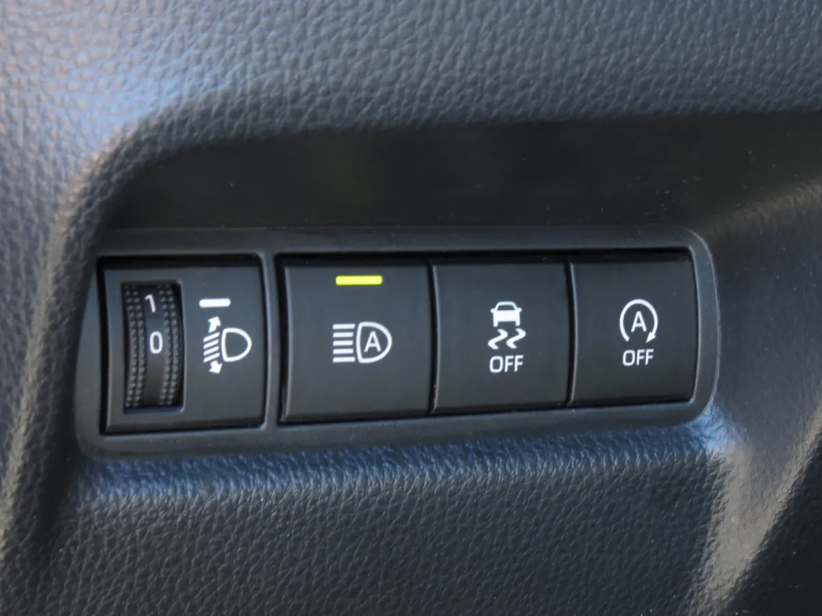 1.0 VVT-i First AUTOMAAT | CAMERA | STOELVERWARMING | APPLE CARPLAY | KEYLESS ENTRY | CLIMA | DEALER ONDERHOUDEN |