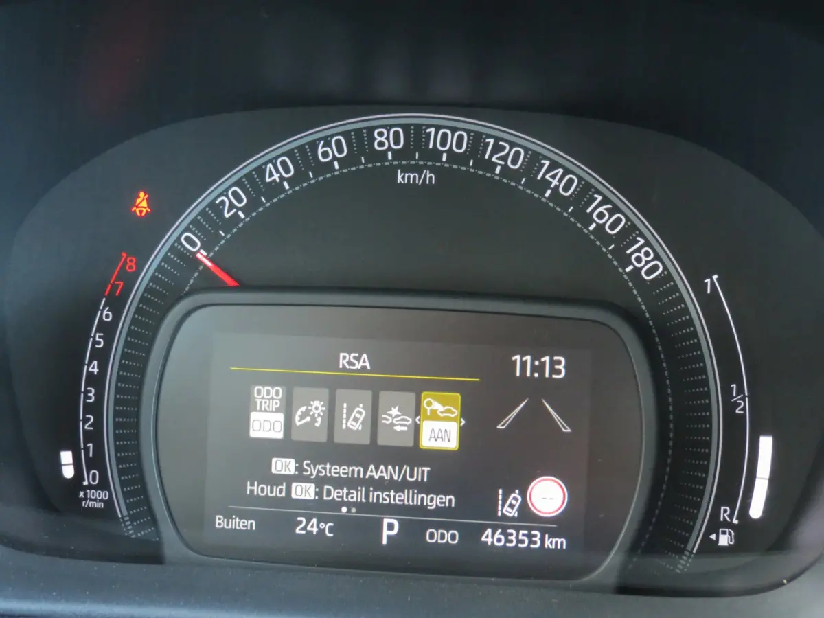 1.0 VVT-i First AUTOMAAT | CAMERA | STOELVERWARMING | APPLE CARPLAY | KEYLESS ENTRY | CLIMA | DEALER ONDERHOUDEN |