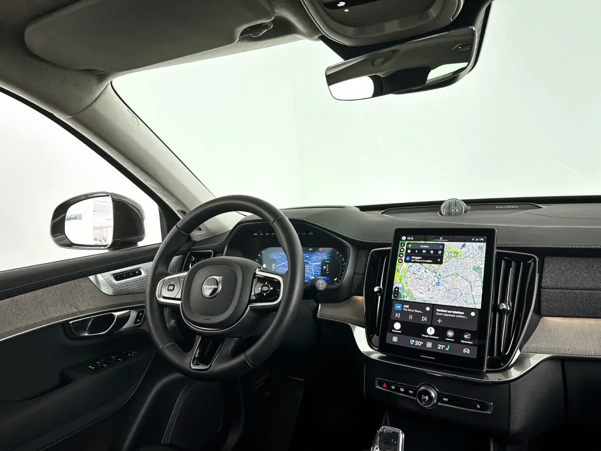 T8 Plug-in hybrid AWD Ultra Bright | Panoramadak | 360° camera | Bowers & Wilkins | Luchtvering | Stoelventilatie | Head-up Display | Trekhaak