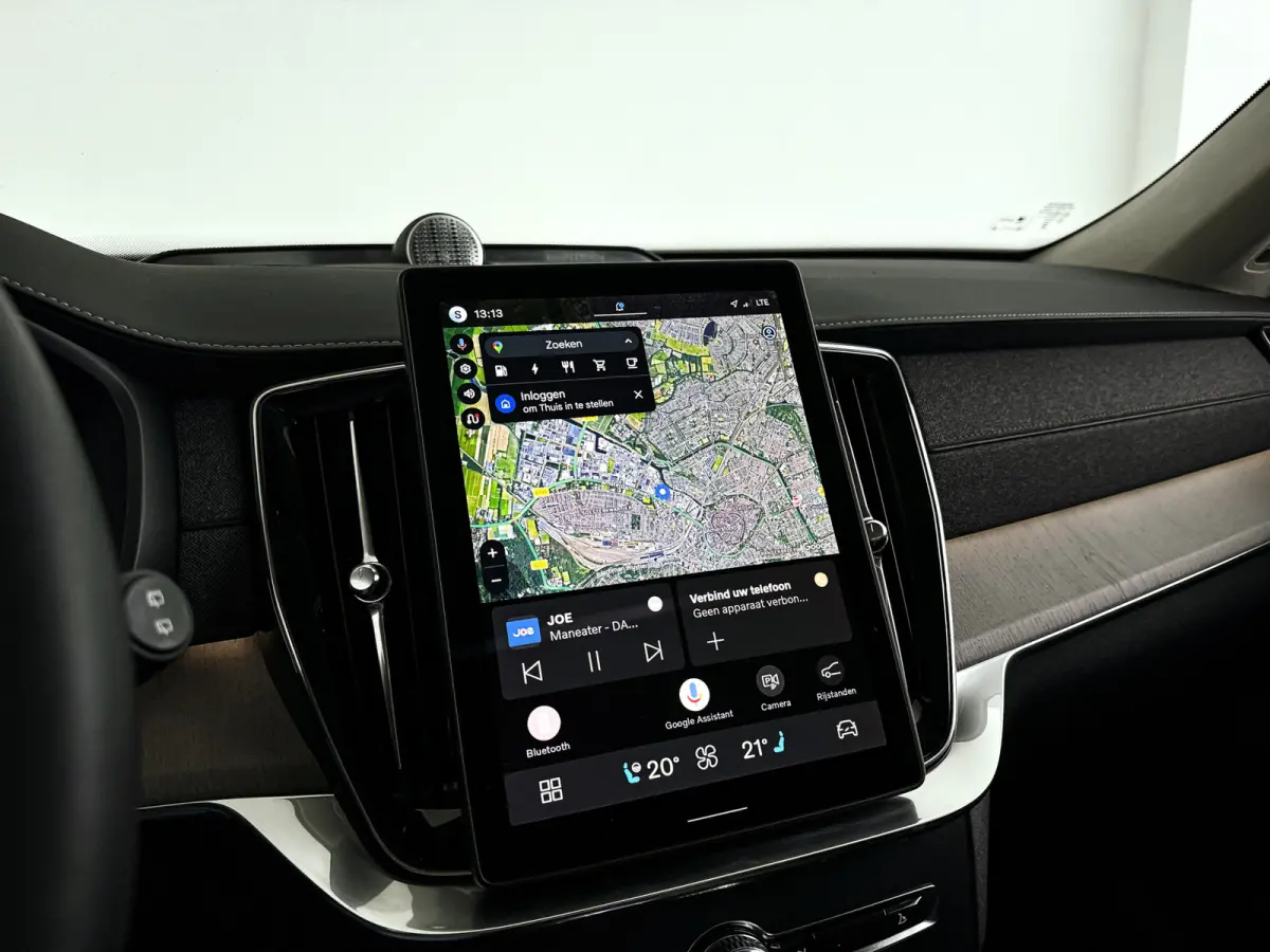 T8 Plug-in hybrid AWD Ultra Bright | Panoramadak | 360° camera | Bowers & Wilkins | Luchtvering | Stoelventilatie | Head-up Display | Trekhaak