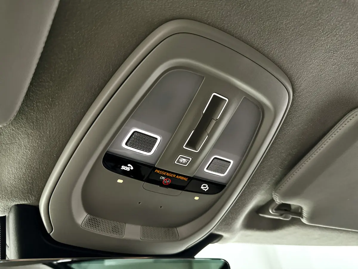 T8 Plug-in hybrid AWD Ultra Bright | Panoramadak | 360° camera | Bowers & Wilkins | Luchtvering | Stoelventilatie | Head-up Display | Trekhaak