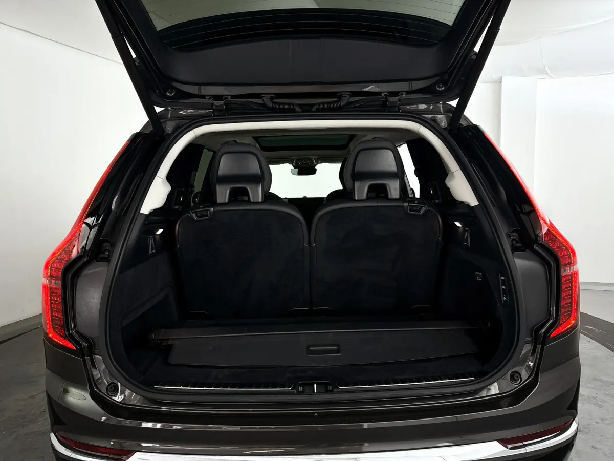 T8 Plug-in hybrid AWD Ultra Bright | Panoramadak | 360° camera | Bowers & Wilkins | Luchtvering | Stoelventilatie | Head-up Display | Trekhaak