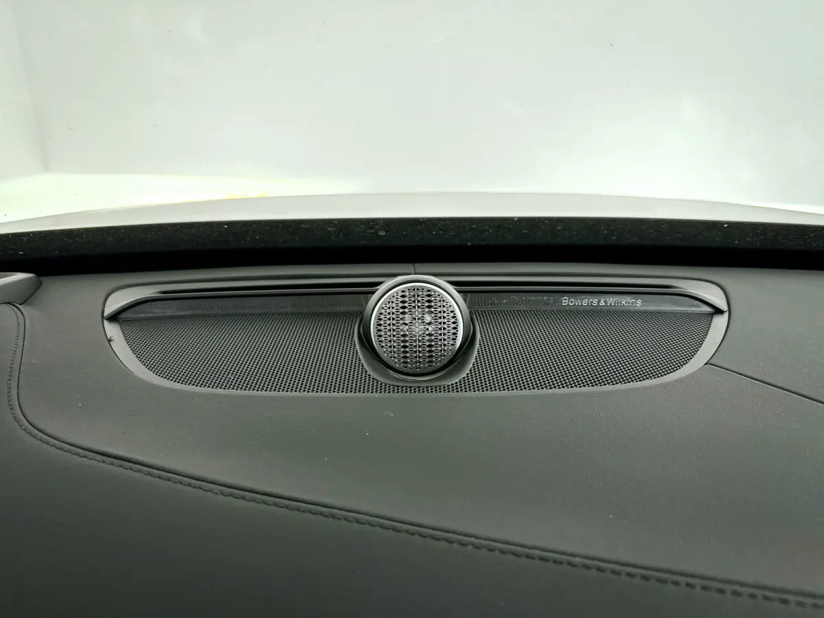 T8 Plug-in hybrid AWD Ultra Bright | Panoramadak | 360° camera | Bowers & Wilkins | Luchtvering | Stoelventilatie | Head-up Display | Trekhaak