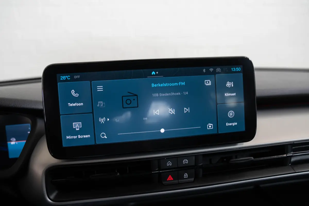 Summit 54 kWh | SOH 97% | Camera | Apple Carplay & Android Auto | Climate Controle | Keyless | Parkeersensoren |