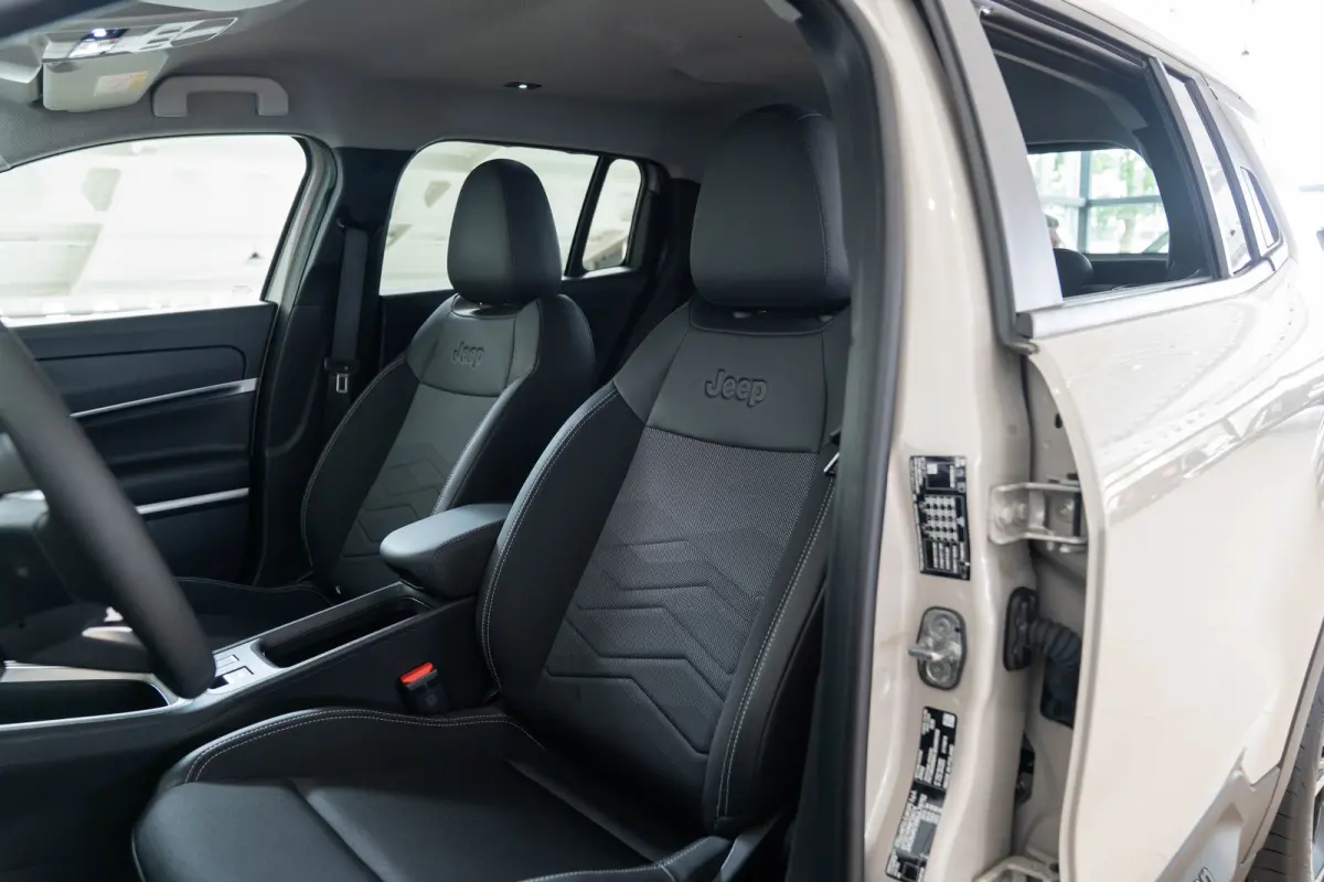Summit 54 kWh | SOH 97% | Camera | Apple Carplay & Android Auto | Climate Controle | Keyless | Parkeersensoren |