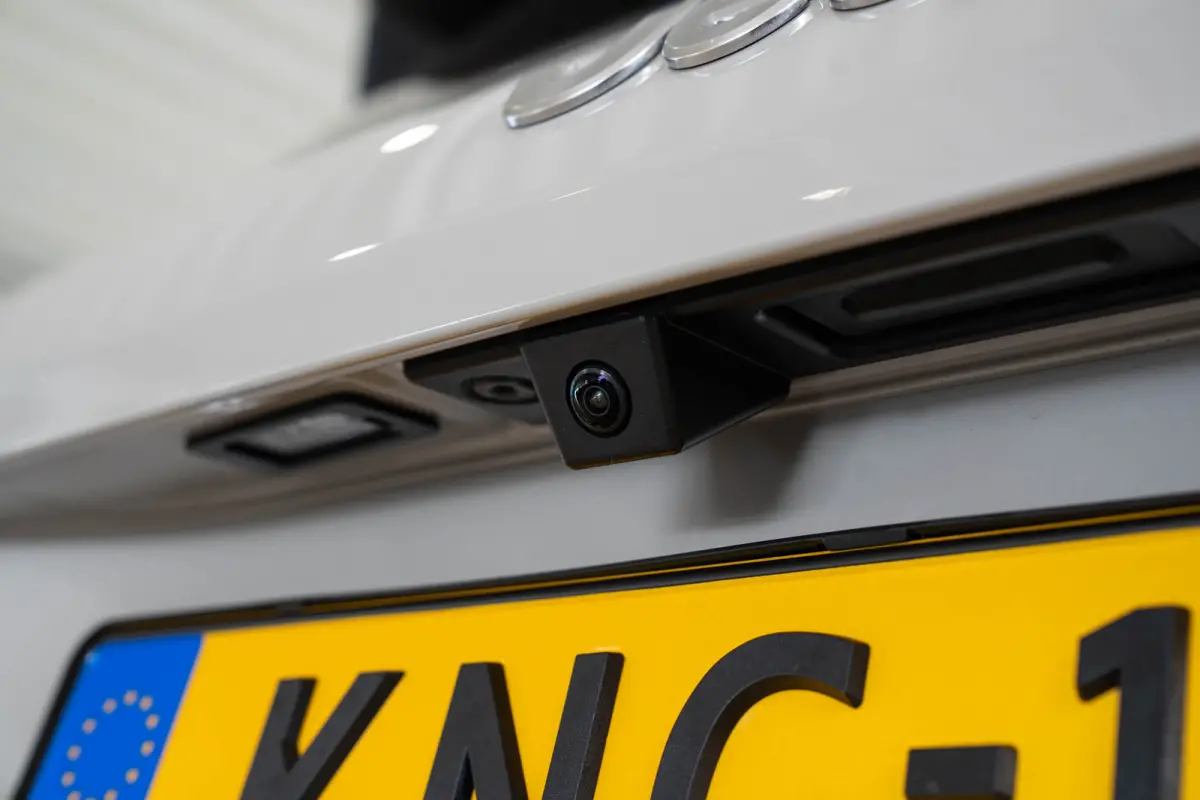 Summit 54 kWh | SOH 97% | Camera | Apple Carplay & Android Auto | Climate Controle | Keyless | Parkeersensoren |