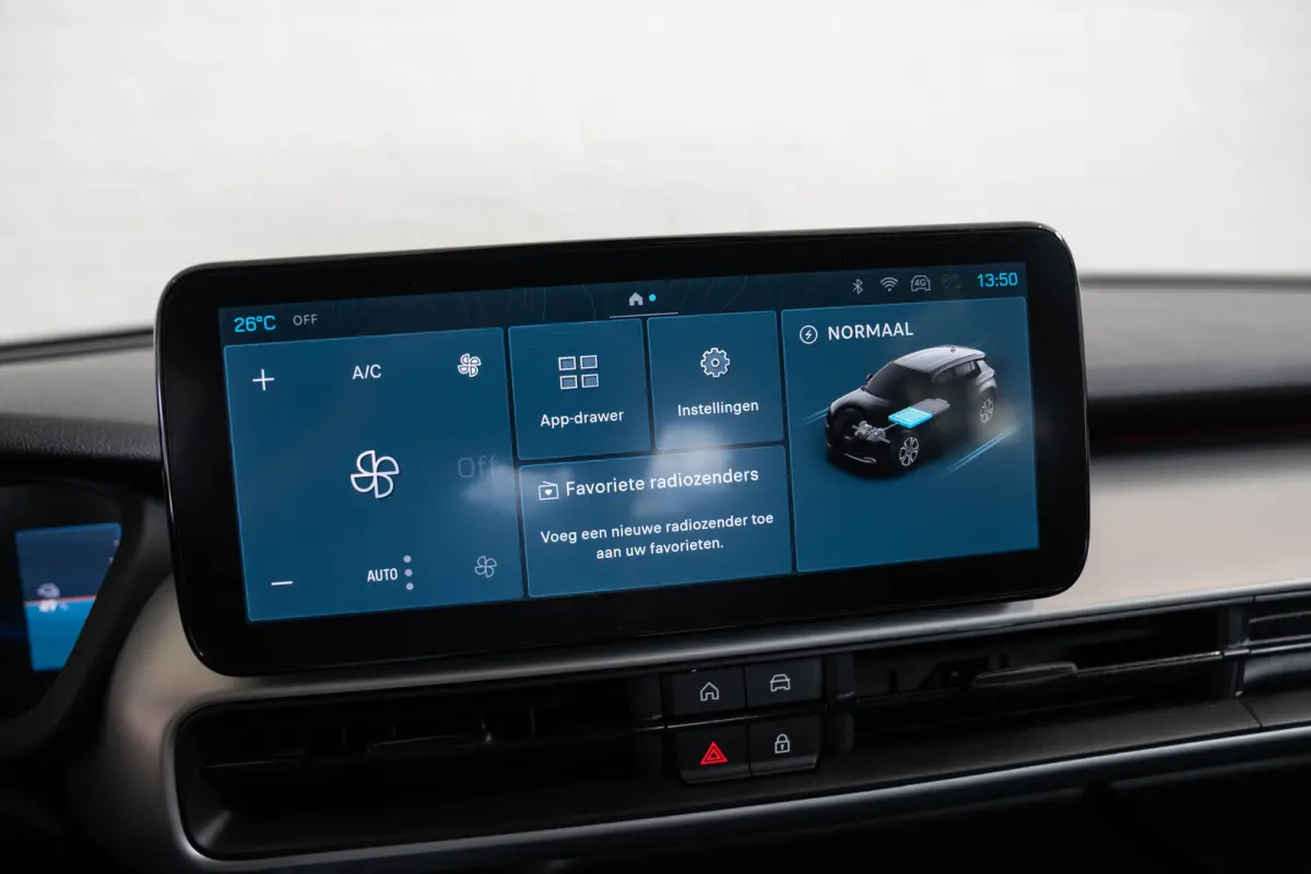 Summit 54 kWh | SOH 97% | Camera | Apple Carplay & Android Auto | Climate Controle | Keyless | Parkeersensoren |
