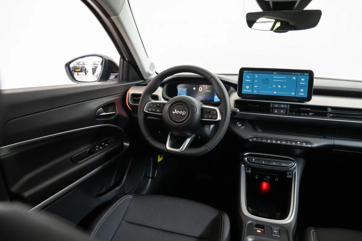 Summit 54 kWh | SOH 97% | Camera | Apple Carplay & Android Auto | Climate Controle | Keyless | Parkeersensoren |