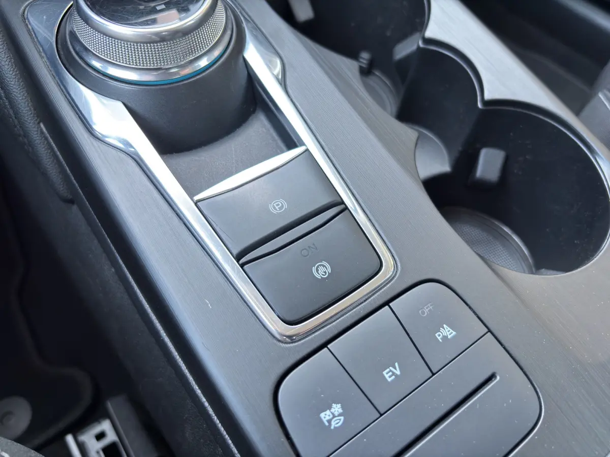 2.5 PHEV Titanium | Stoelverwarming | Cruise Control | Org. NL | Apple Carplay