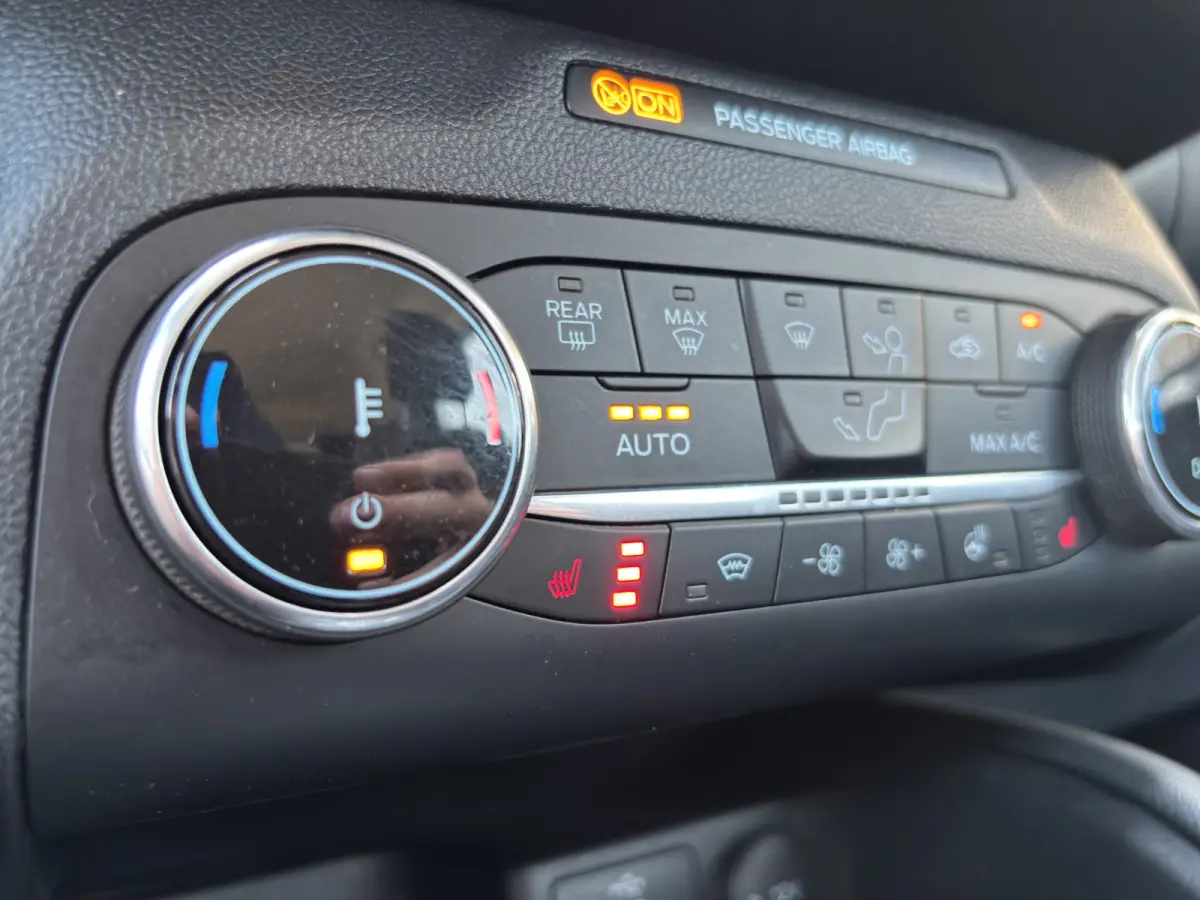 2.5 PHEV Titanium | Stoelverwarming | Cruise Control | Org. NL | Apple Carplay