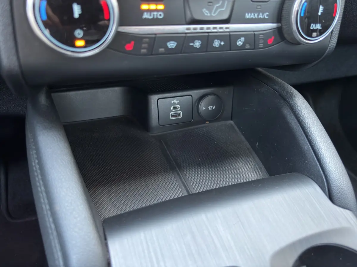 2.5 PHEV Titanium | Stoelverwarming | Cruise Control | Org. NL | Apple Carplay