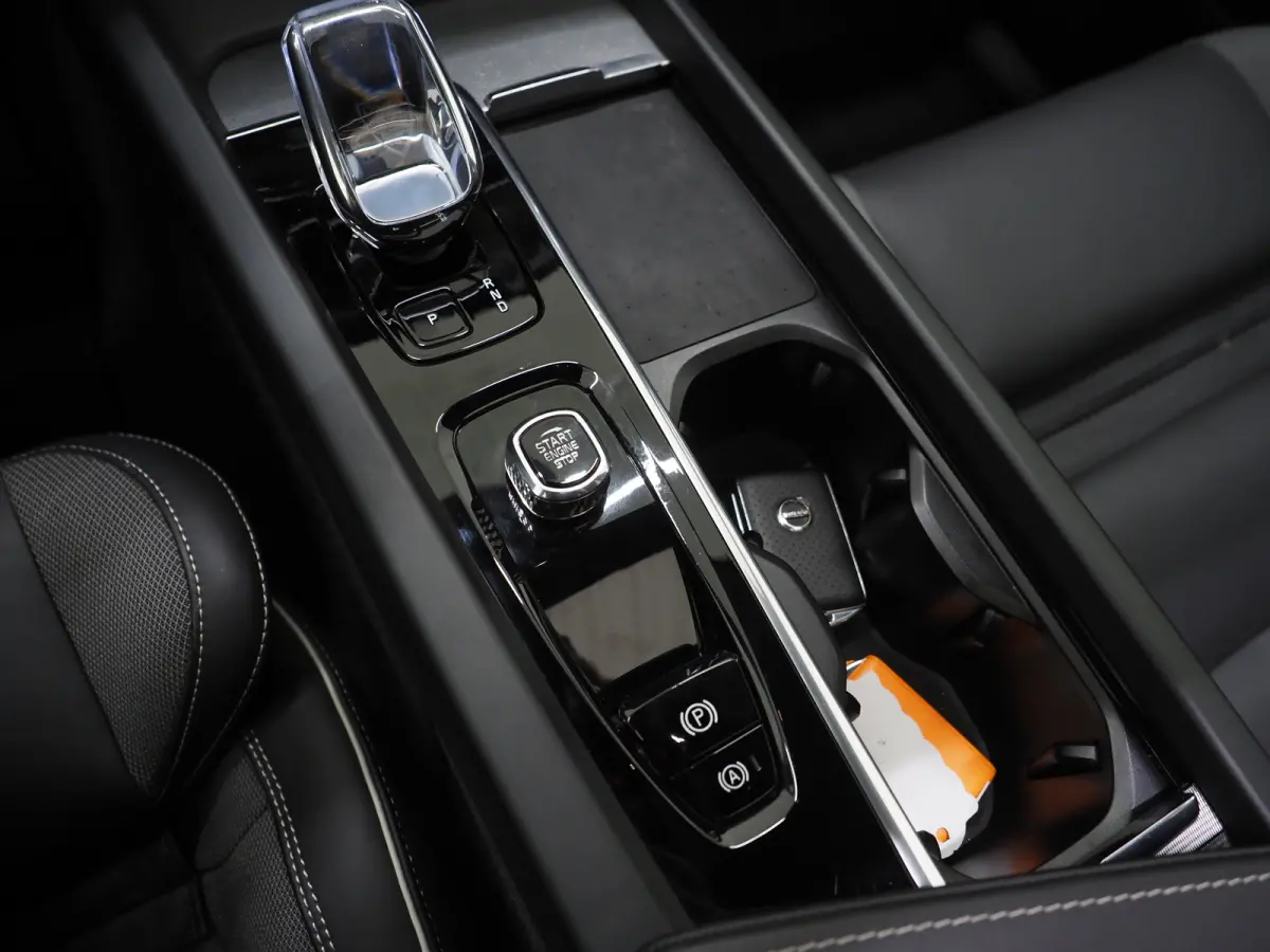 T8 Polestar Engineered 455PK AWD Full options | B&W | 22" | Gelam. glas | Trekhaak | 360°