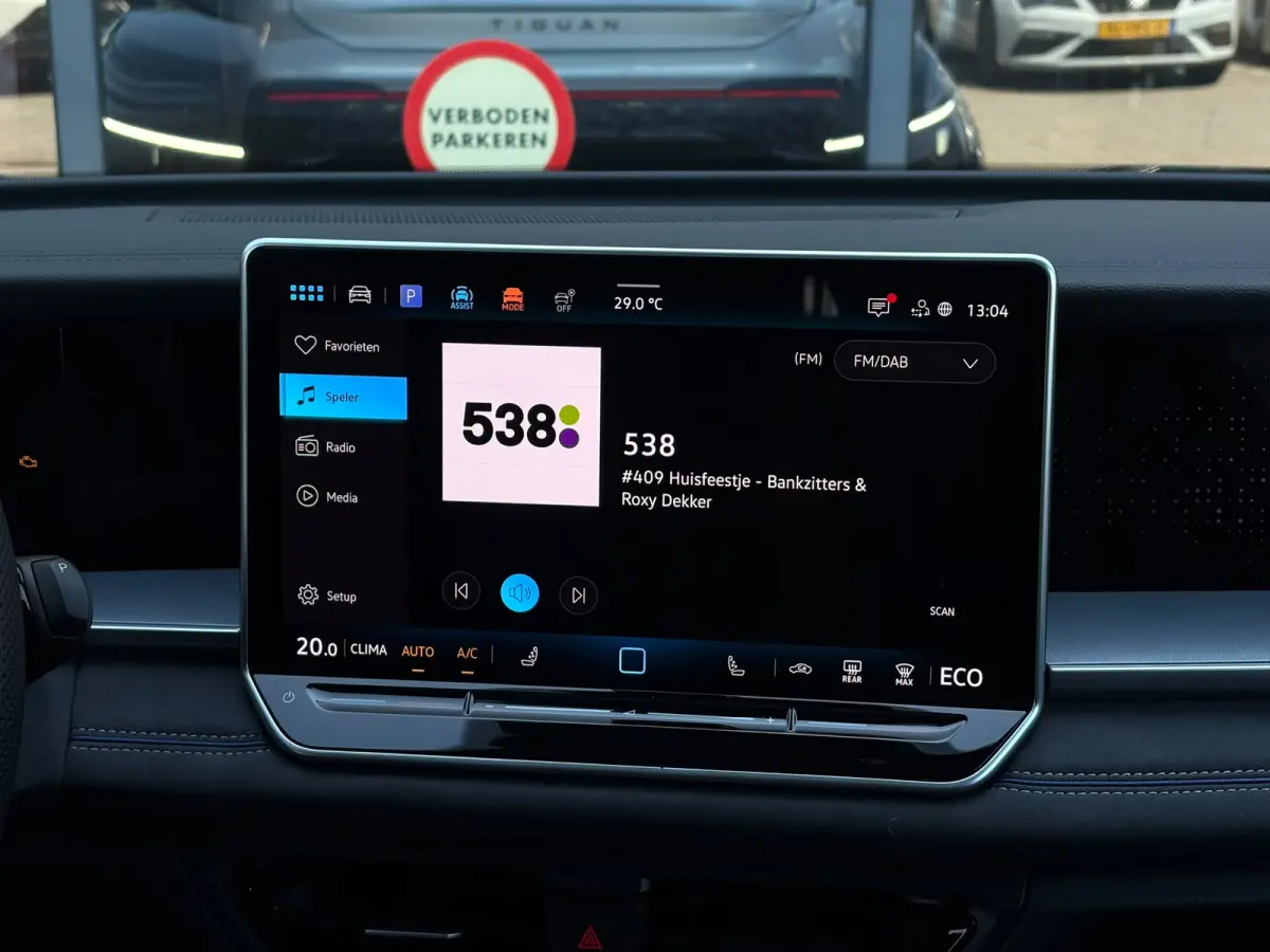 R-Line Edition | 'App-Connect' draadloze smartphone integratie | Automatische afstandsregeling (Adaptive Cruise Control) | Black Style Pakket