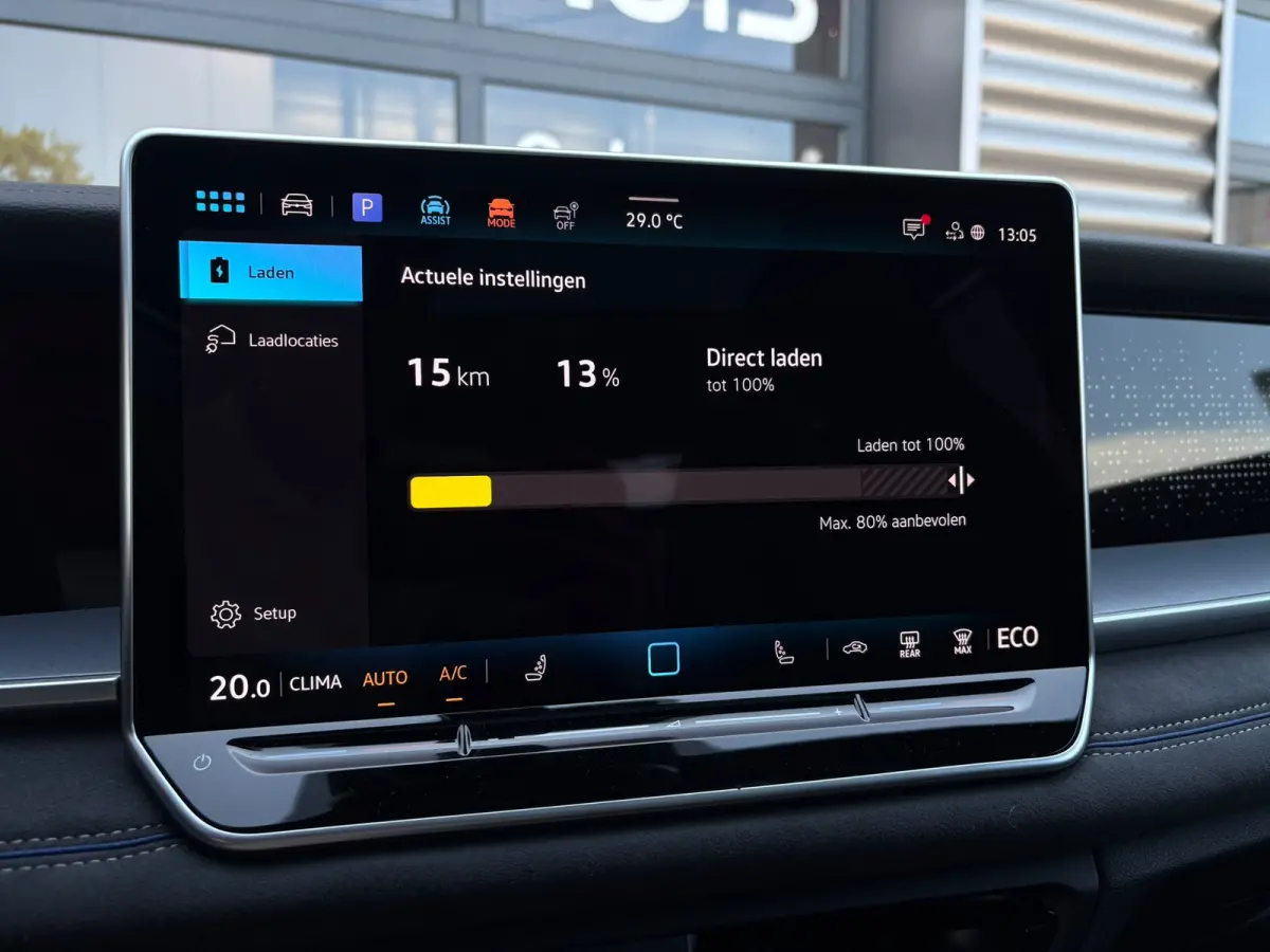 R-Line Edition | 'App-Connect' draadloze smartphone integratie | Automatische afstandsregeling (Adaptive Cruise Control) | Black Style Pakket