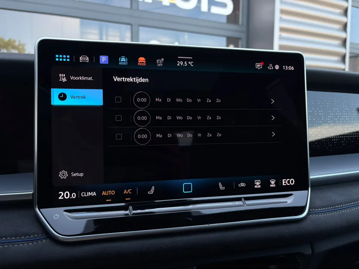 R-Line Edition | 'App-Connect' draadloze smartphone integratie | Automatische afstandsregeling (Adaptive Cruise Control) | Black Style Pakket