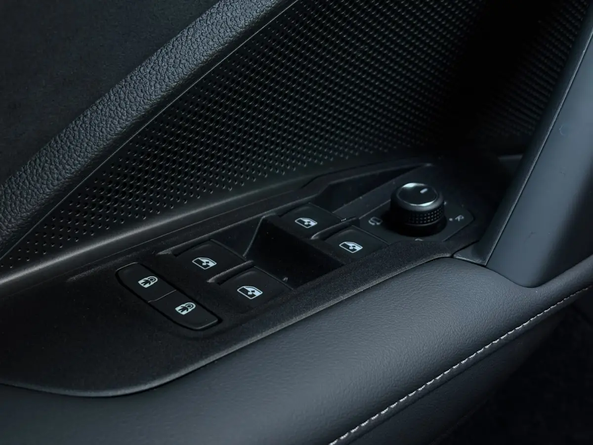 R-Line Edition | 'App-Connect' draadloze smartphone integratie | Automatische afstandsregeling (Adaptive Cruise Control) | Black Style Pakket