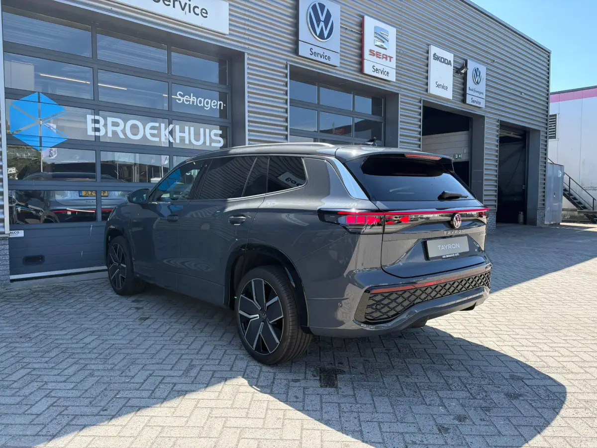 R-Line Edition | 'App-Connect' draadloze smartphone integratie | Automatische afstandsregeling (Adaptive Cruise Control) | Black Style Pakket
