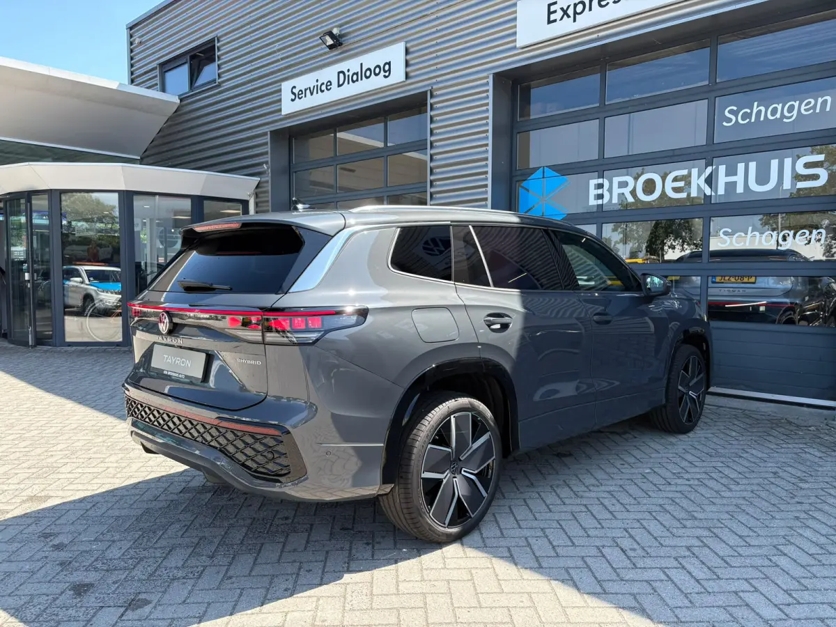 R-Line Edition | 'App-Connect' draadloze smartphone integratie | Automatische afstandsregeling (Adaptive Cruise Control) | Black Style Pakket