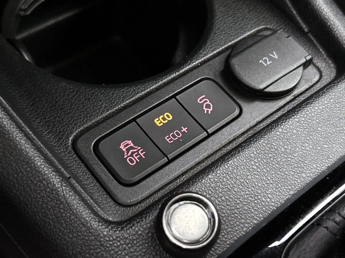 82 PK | SoH 82% | Automaat | Stoelverwarming | Voorruitverwarming | Climate Control | Lichtmetalen Velgen |