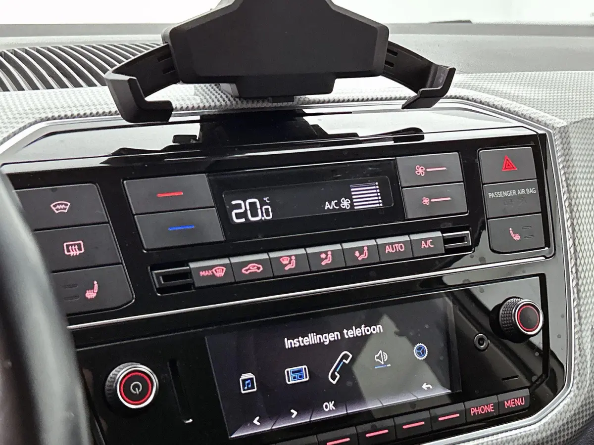 82 PK | SoH 82% | Automaat | Stoelverwarming | Voorruitverwarming | Climate Control | Lichtmetalen Velgen |