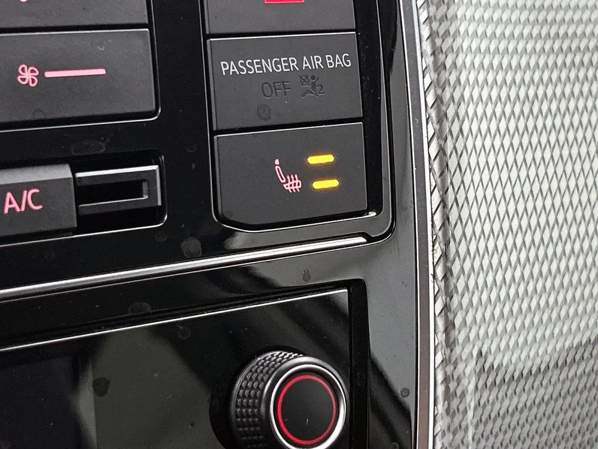 82 PK | SoH 82% | Automaat | Stoelverwarming | Voorruitverwarming | Climate Control | Lichtmetalen Velgen |