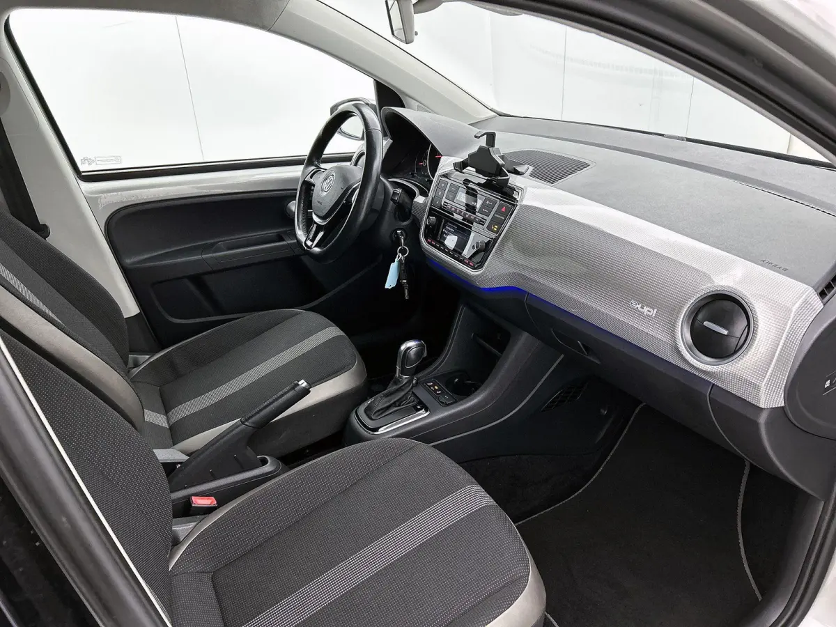 82 PK | SoH 82% | Automaat | Stoelverwarming | Voorruitverwarming | Climate Control | Lichtmetalen Velgen |
