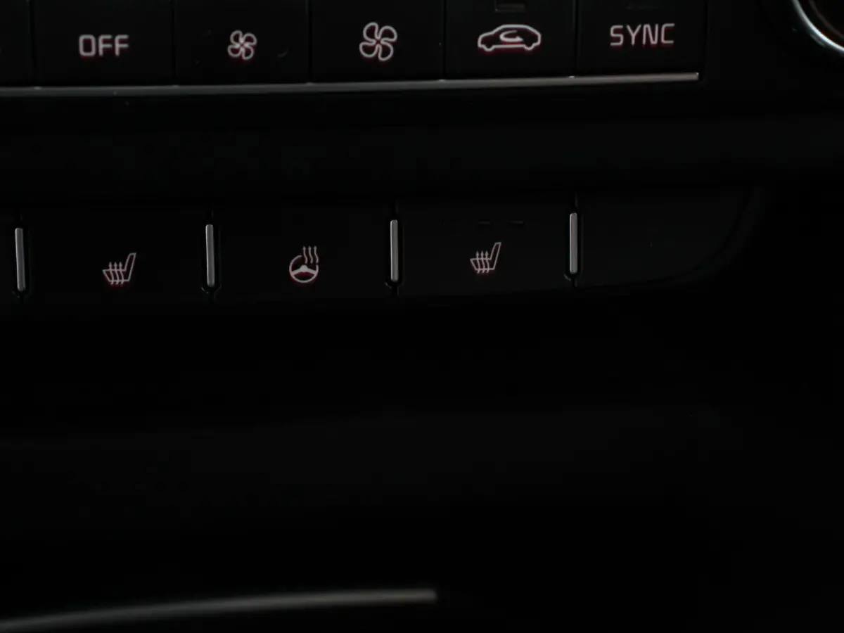 1.0 T-GDi Prestige Navigatie Apple Carplay/Android Auto Climate Control Cruise Control Camera Lichtmetalen velgen Extra getint glas Climate Control