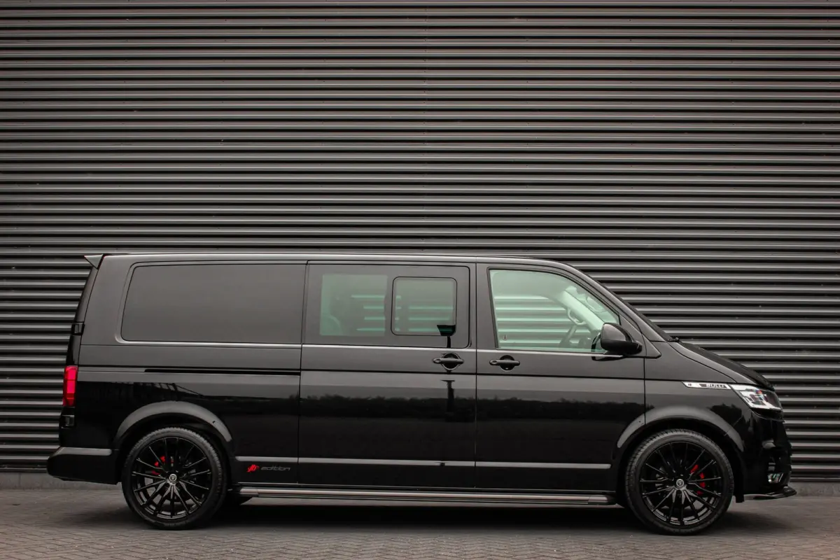 2.0 TDI L2H1 150PK BULLI DC DUBBEL CABINE / JB-EDITION / FULL OPTIONS / LEDER BEKLEDING / FULL BLACK /APPLE