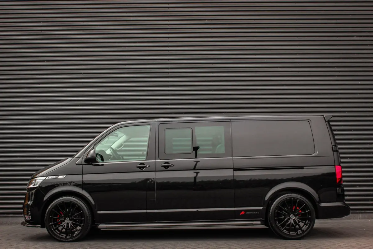 2.0 TDI L2H1 150PK BULLI DC DUBBEL CABINE / JB-EDITION / FULL OPTIONS / LEDER BEKLEDING / FULL BLACK /APPLE