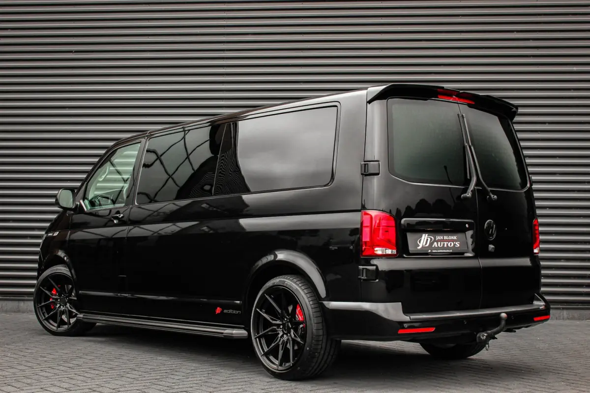 2.0 TDI L2H1 150PK BULLI DC DUBBEL CABINE / JB-EDITION / FULL OPTIONS / LEDER BEKLEDING / FULL BLACK/ APPLE