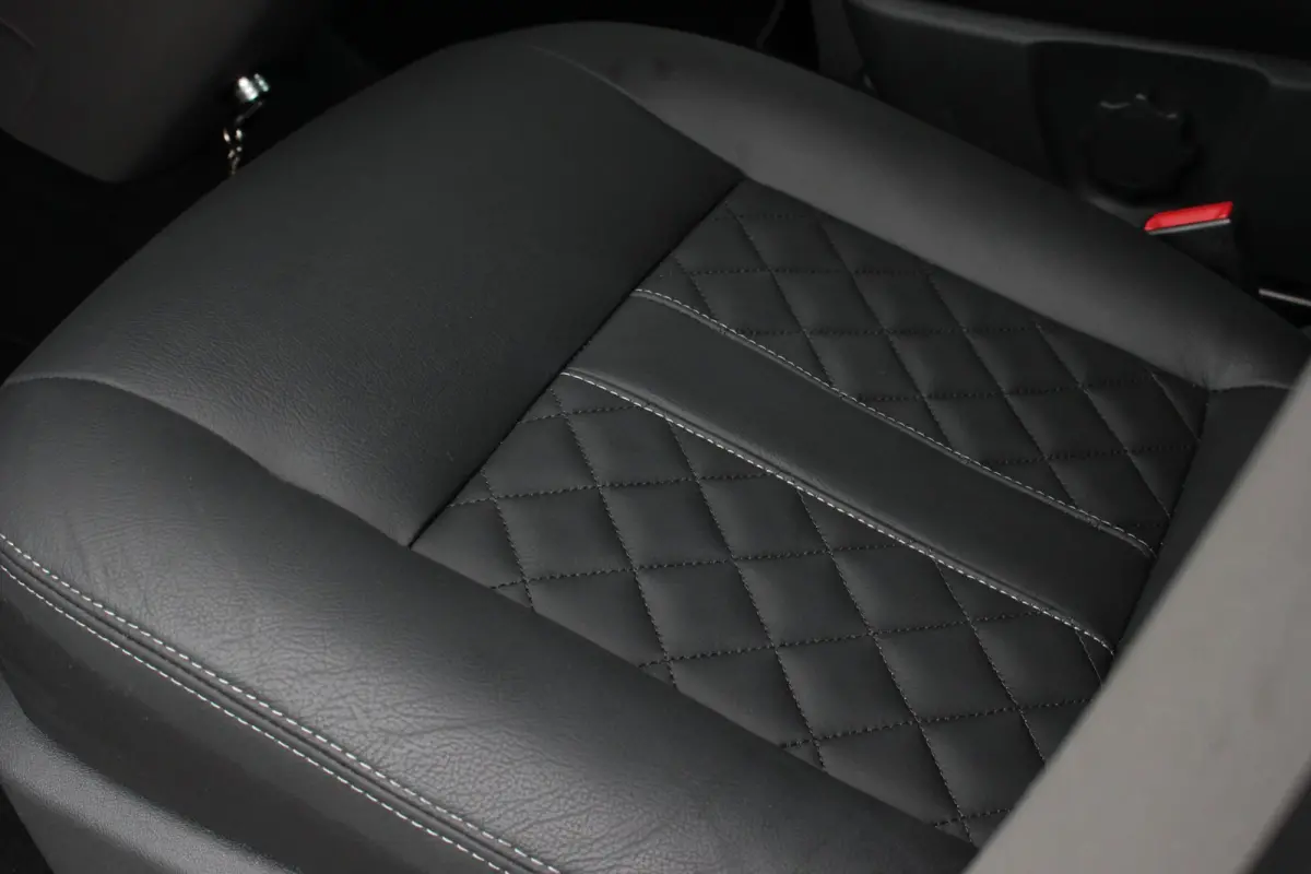 2.0 TDI L2H1 150PK BULLI DC DUBBEL CABINE / JB-EDITION / FULL OPTIONS / LEDER BEKLEDING / FULL BLACK/ APPLE