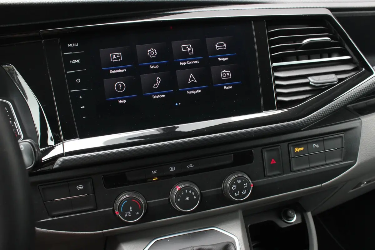 2.0 TDI L2H1 150PK BULLI DC DUBBEL CABINE / JB-EDITION / FULL OPTIONS / LEDER BEKLEDING / FULL BLACK/ APPLE