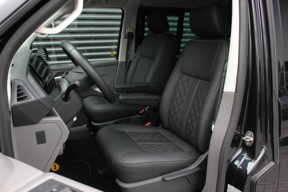 2.0 TDI L2H1 150PK BULLI DC DUBBEL CABINE / JB-EDITION / FULL OPTIONS / LEDER BEKLEDING / FULL BLACK/ APPLE