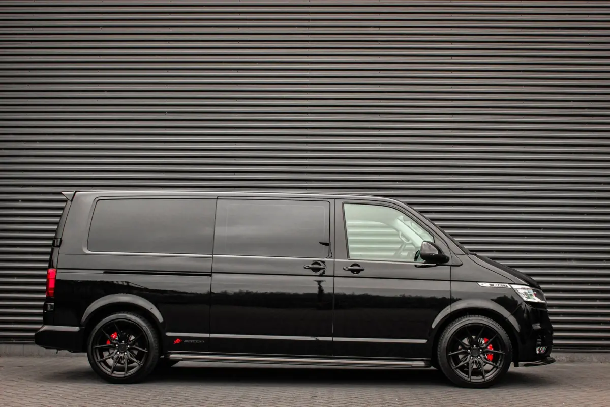 2.0 TDI L2H1 150PK BULLI DC DUBBEL CABINE / JB-EDITION / FULL OPTIONS / LEDER BEKLEDING / FULL BLACK/ APPLE