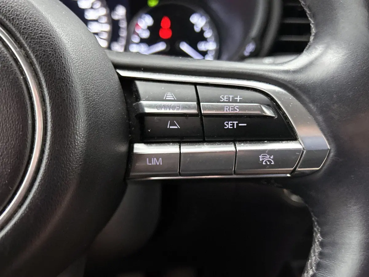 2.0 e-SkyActiv-X M Hybrid Luxury 185 PK Airco | Achteruitrij Camera | Stoelverwarming | Bluetooth | Cruise Control Adaptief | Dodehoekdetectie | Elektrisch Bedienbare Achterklep | Elektrisch