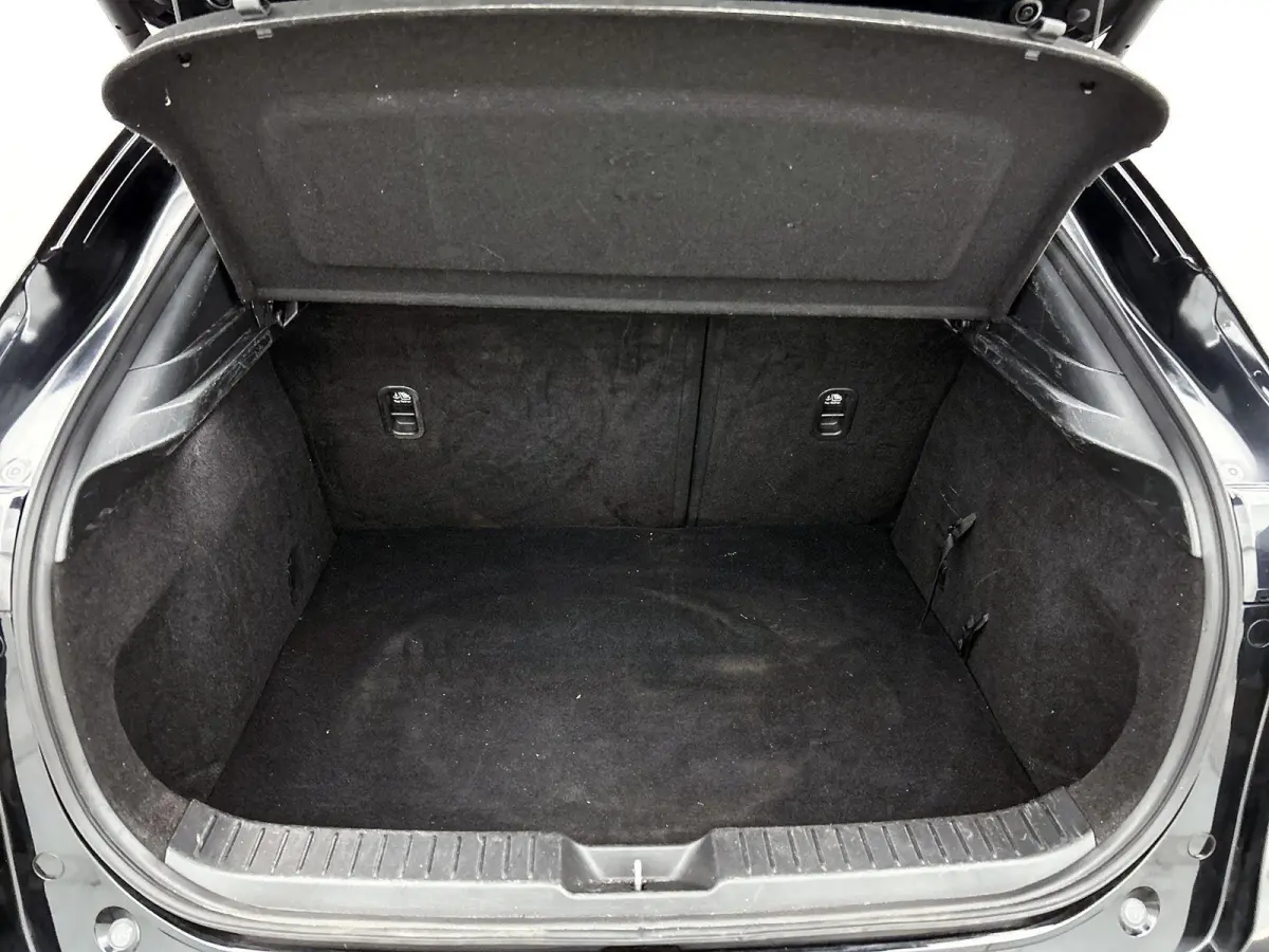 2.0 e-SkyActiv-X M Hybrid Luxury 185 PK Airco | Achteruitrij Camera | Stoelverwarming | Bluetooth | Cruise Control Adaptief | Dodehoekdetectie | Elektrisch Bedienbare Achterklep | Elektrisch