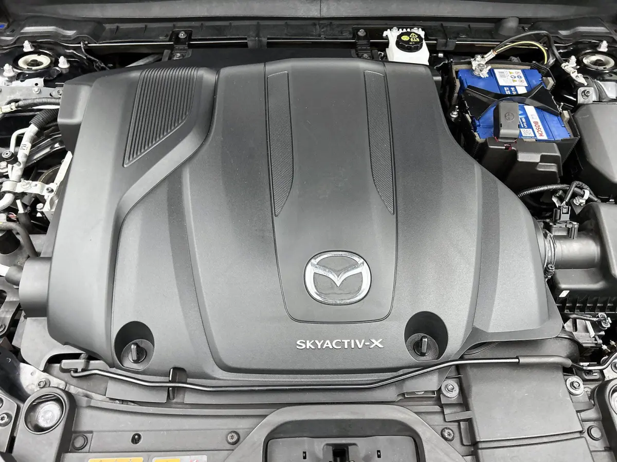 2.0 e-SkyActiv-X M Hybrid Luxury 185 PK Airco | Achteruitrij Camera | Stoelverwarming | Bluetooth | Cruise Control Adaptief | Dodehoekdetectie | Elektrisch Bedienbare Achterklep | Elektrisch